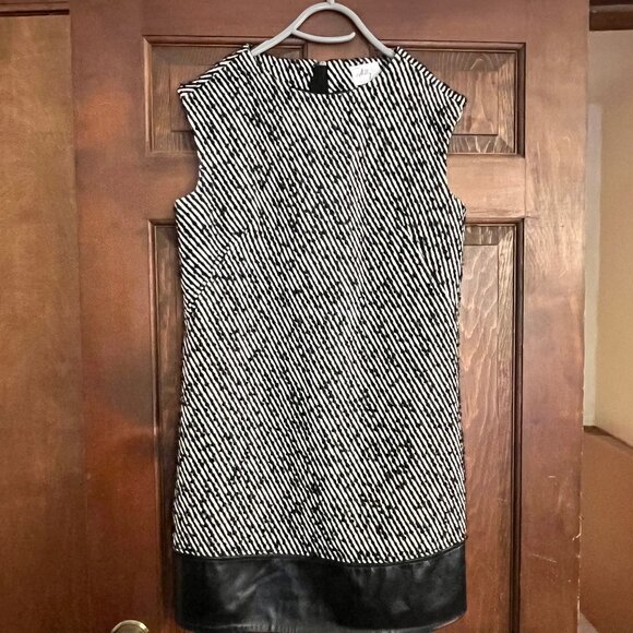 Milly of New York White and Black Wool Shift Dress, Size 8 - Picture 1 of 13